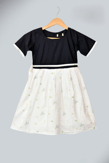 Short sleeves bear printed dress