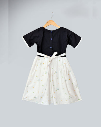Short sleeves bear printed dress