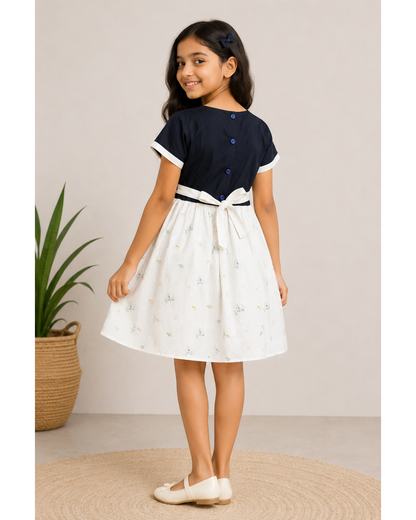 Short sleeves bear printed dress