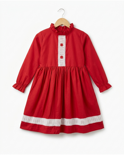 Full sleeves frock with gathered collar and lace